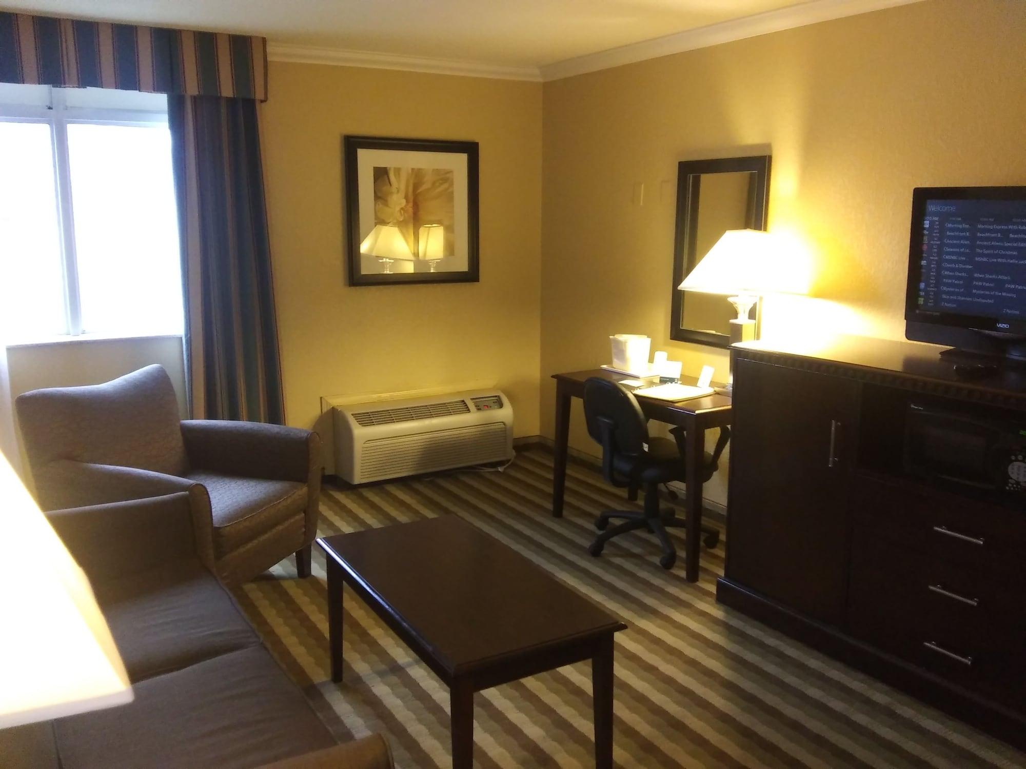 Quality Inn And Suites Fairgrounds - Syracuse Seneca Knolls Bagian luar foto