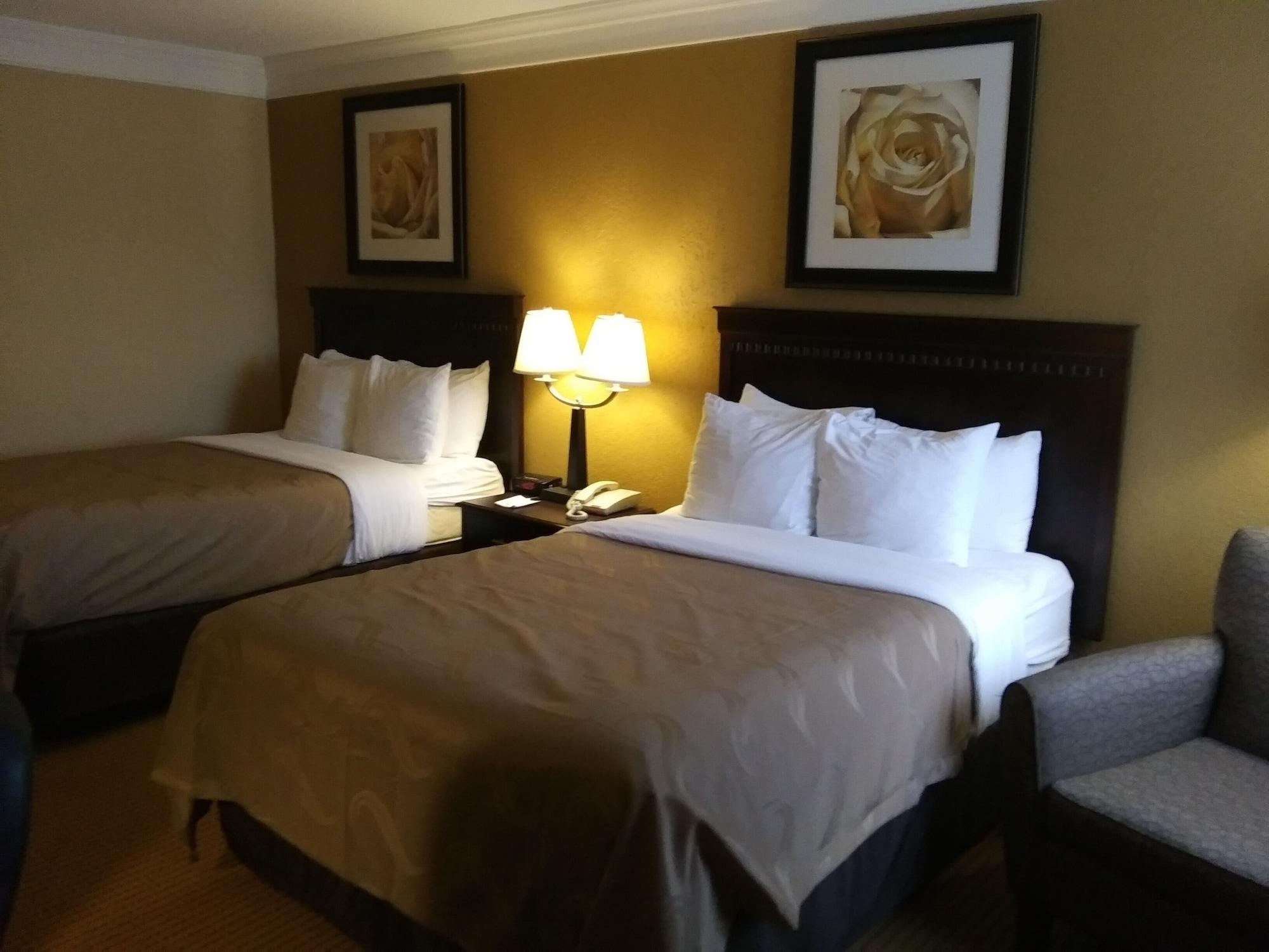 Quality Inn And Suites Fairgrounds - Syracuse Seneca Knolls Bagian luar foto