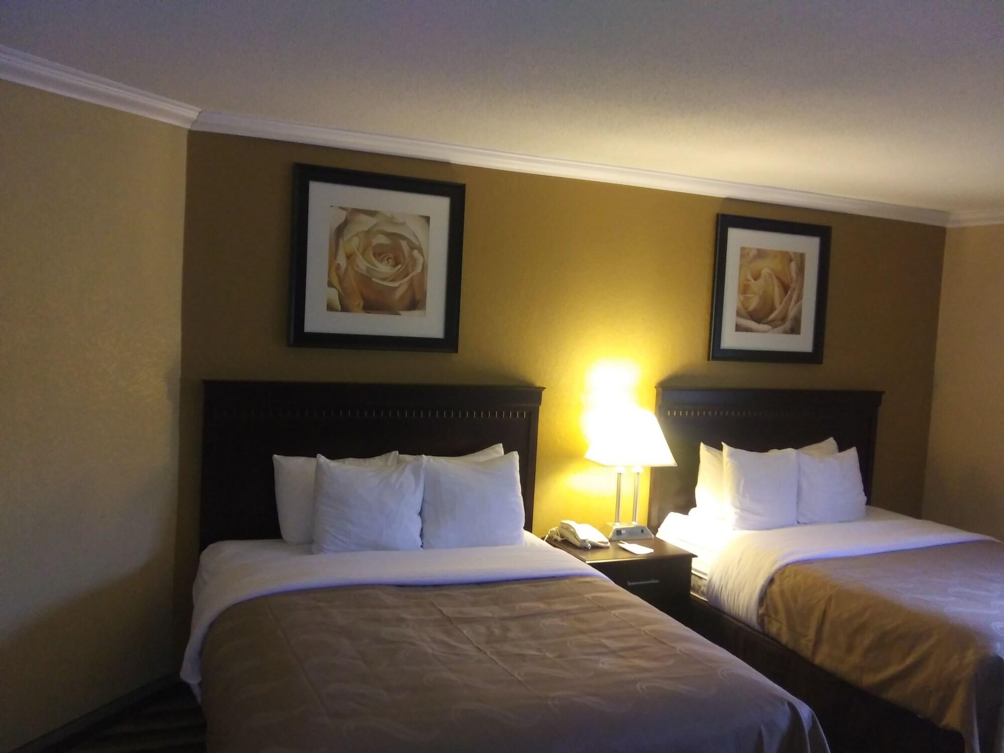 Quality Inn And Suites Fairgrounds - Syracuse Seneca Knolls Bagian luar foto