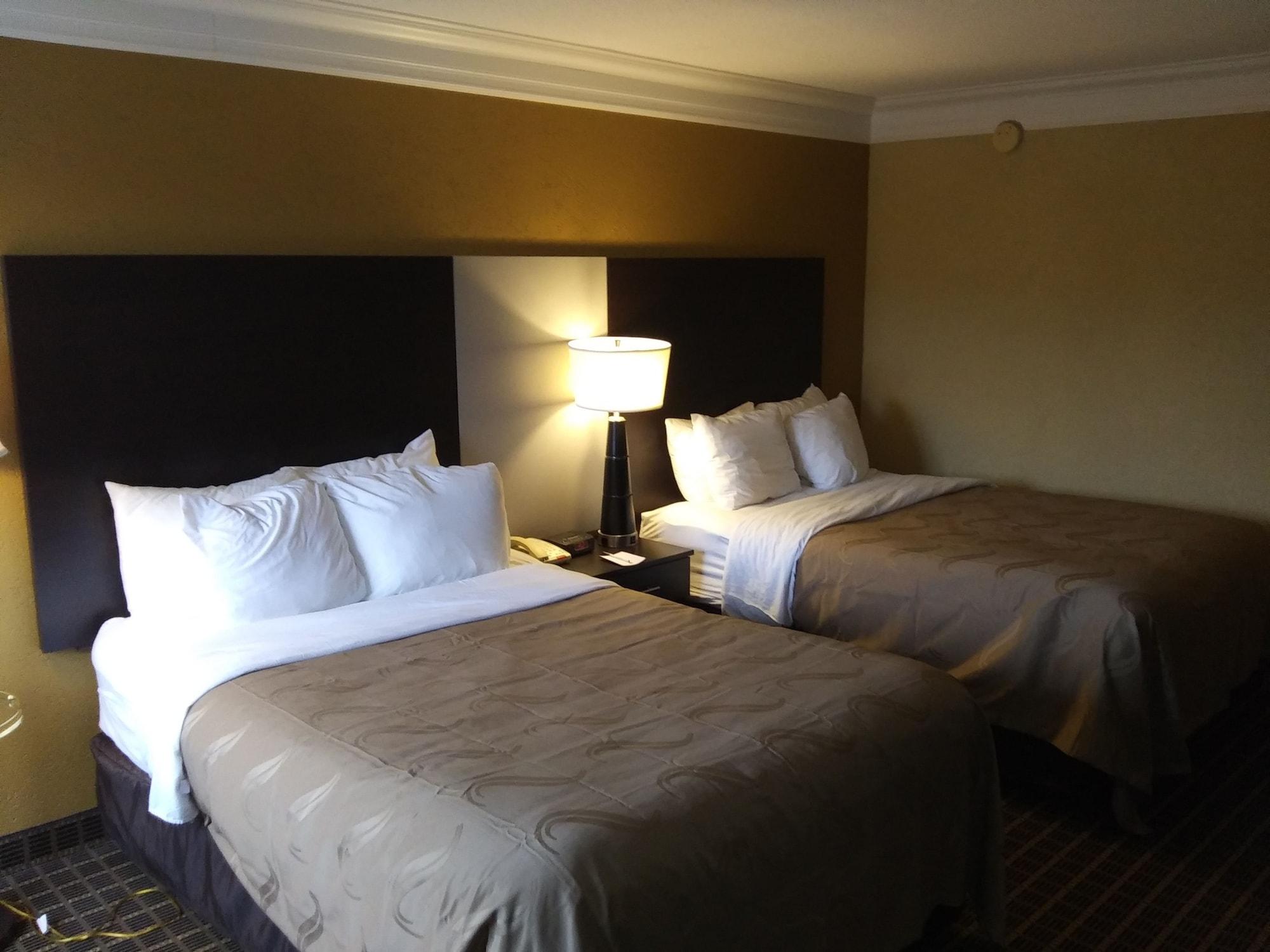 Quality Inn And Suites Fairgrounds - Syracuse Seneca Knolls Bagian luar foto