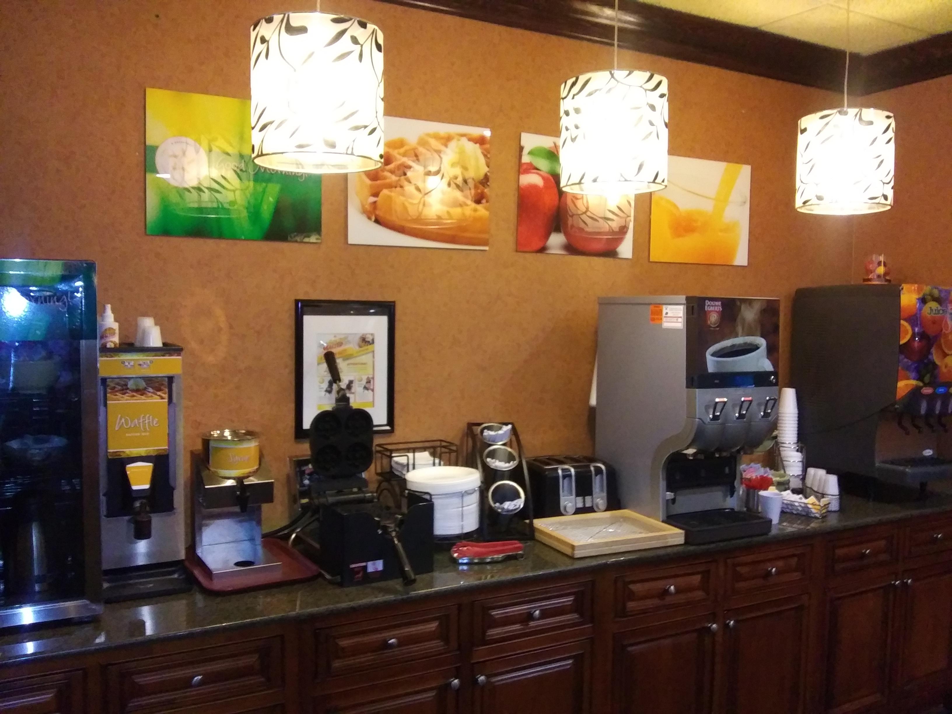 Quality Inn And Suites Fairgrounds - Syracuse Seneca Knolls Bagian luar foto