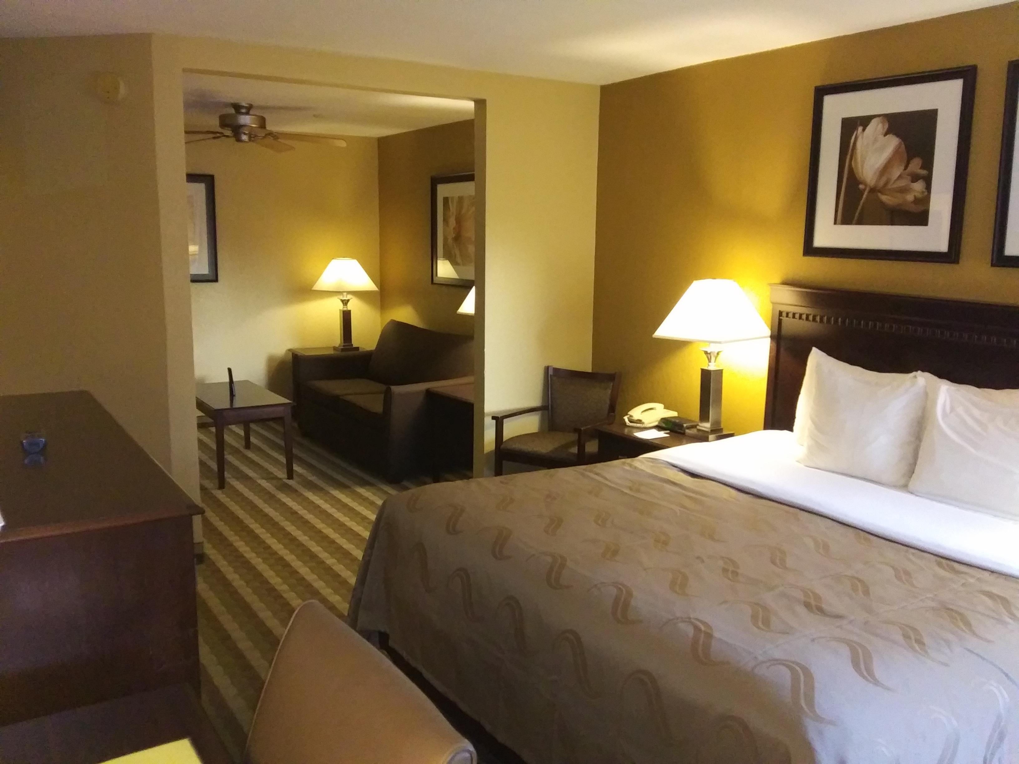 Quality Inn And Suites Fairgrounds - Syracuse Seneca Knolls Bagian luar foto