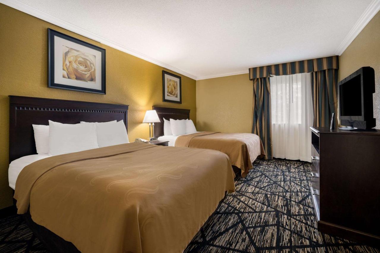 Quality Inn And Suites Fairgrounds - Syracuse Seneca Knolls Bagian luar foto