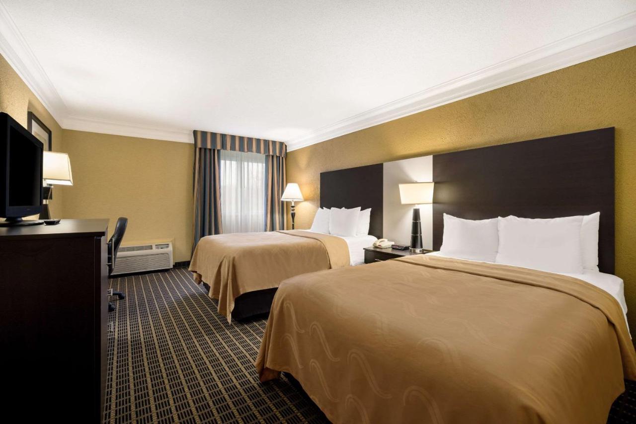 Quality Inn And Suites Fairgrounds - Syracuse Seneca Knolls Bagian luar foto
