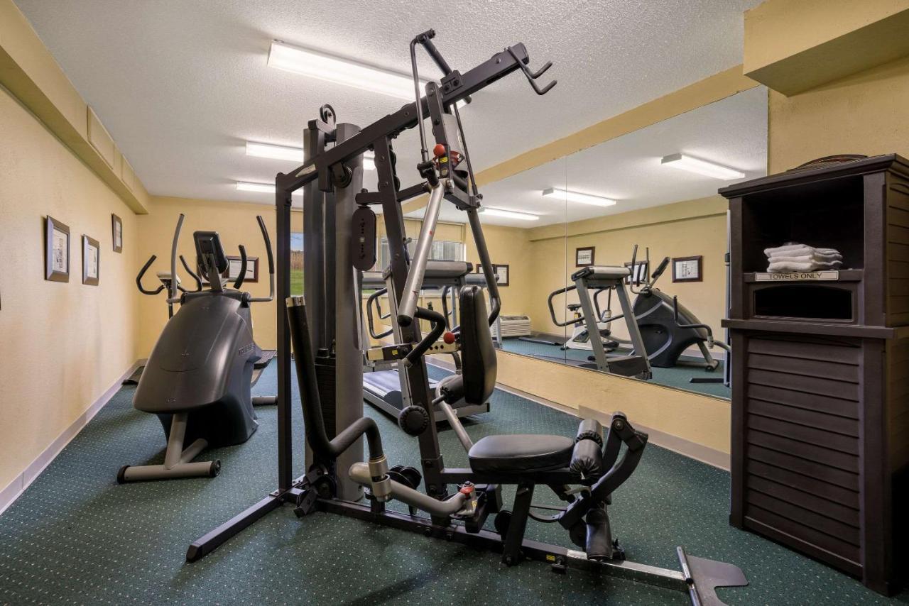 Quality Inn And Suites Fairgrounds - Syracuse Seneca Knolls Bagian luar foto