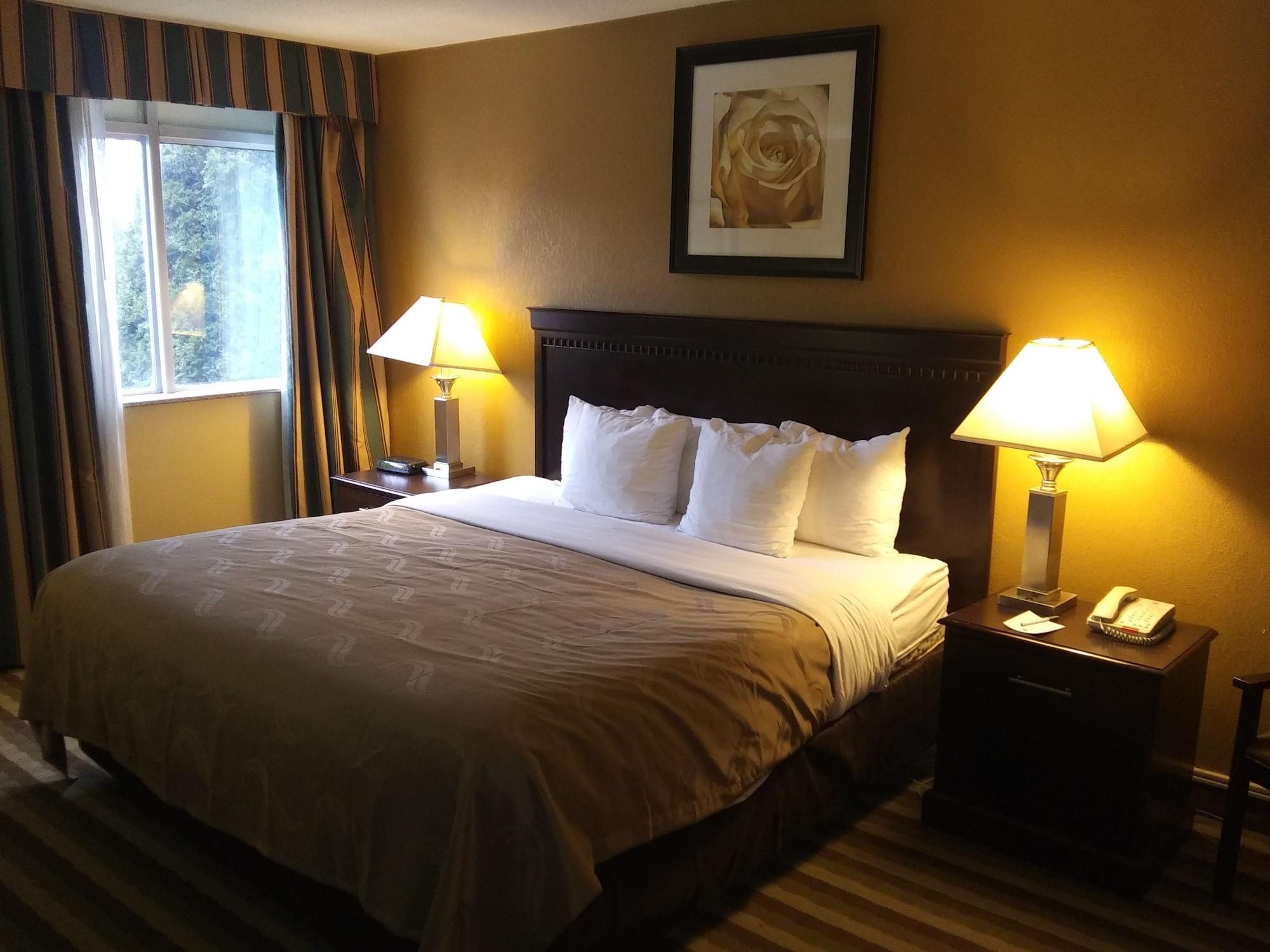 Quality Inn And Suites Fairgrounds - Syracuse Seneca Knolls Bagian luar foto